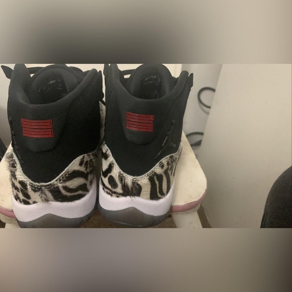 Air Jordan 11 Animal Instinct (W)